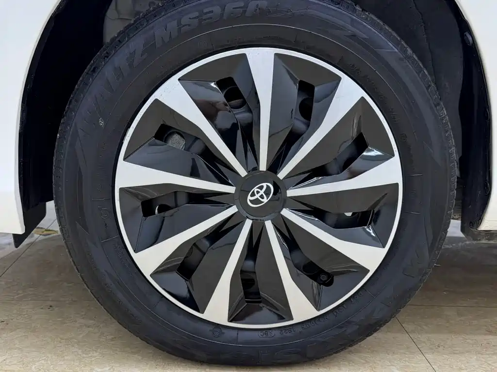 Toyota Vios — фото 25