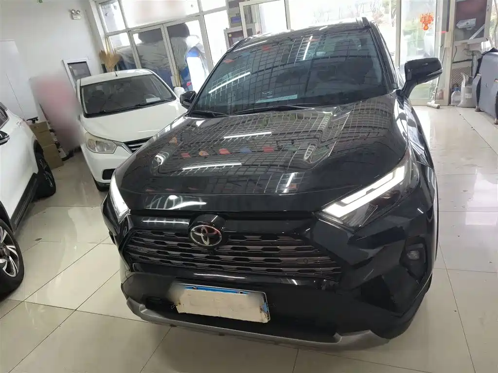 Toyota RAV4 — фото 3