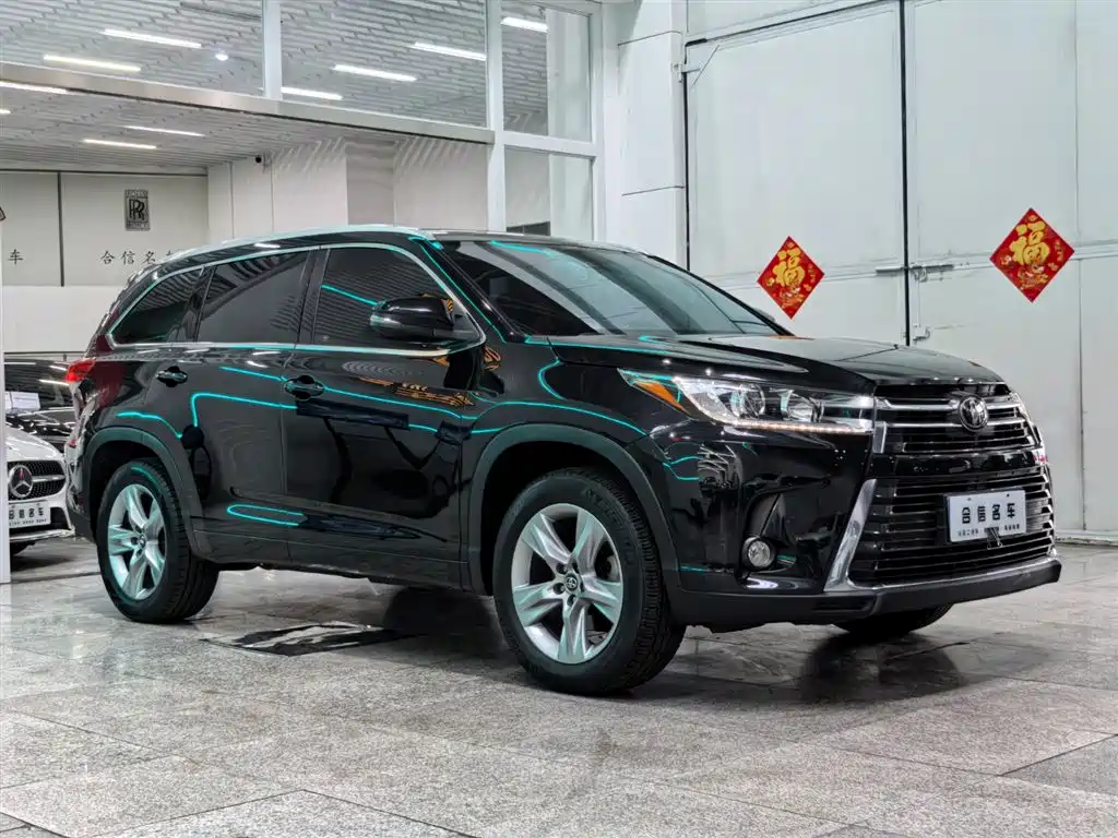 Toyota Highlander — фото 3