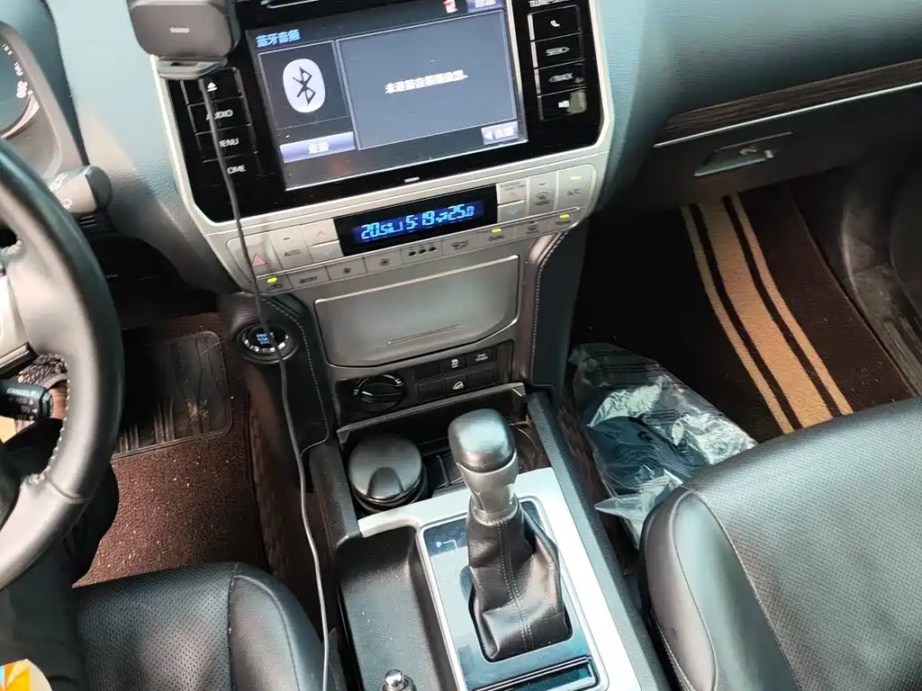 Toyota Prado — фото 2