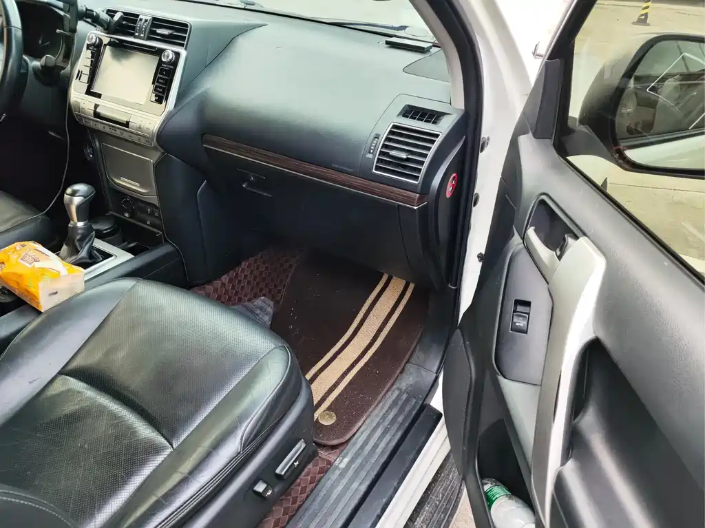 Toyota Prado — фото 3