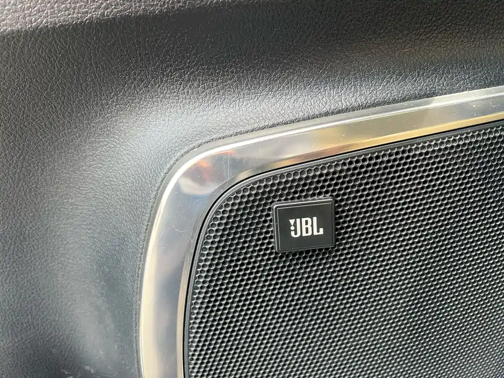 Toyota Alphard — фото 6