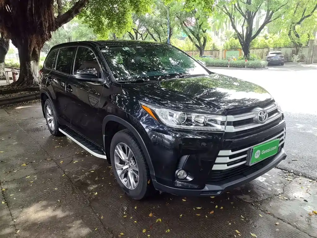 Toyota Highlander — фото 4