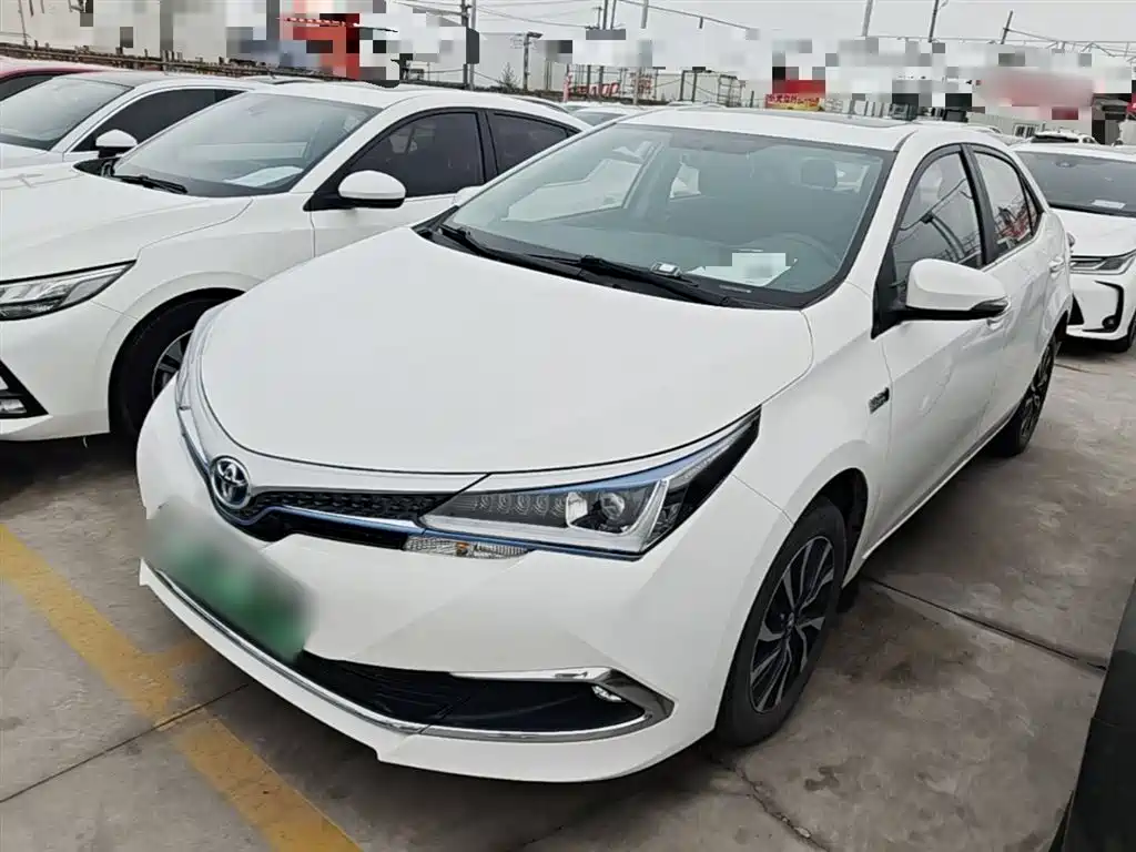 Toyota Corolla Hybrid — фото 2