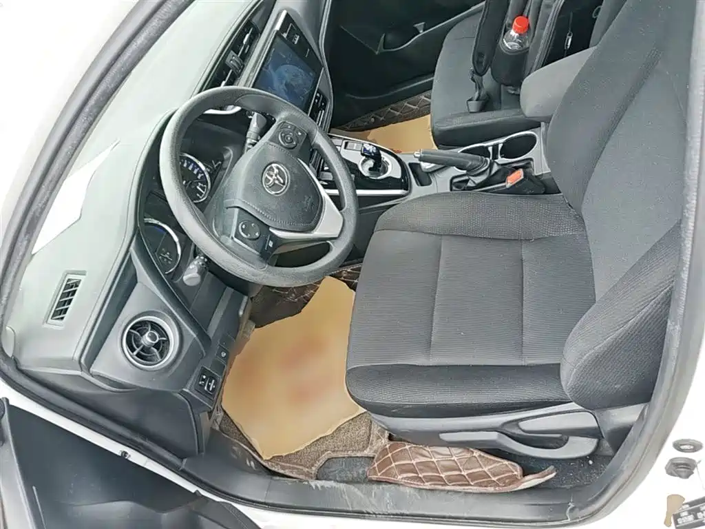 Toyota Corolla Hybrid — фото 14