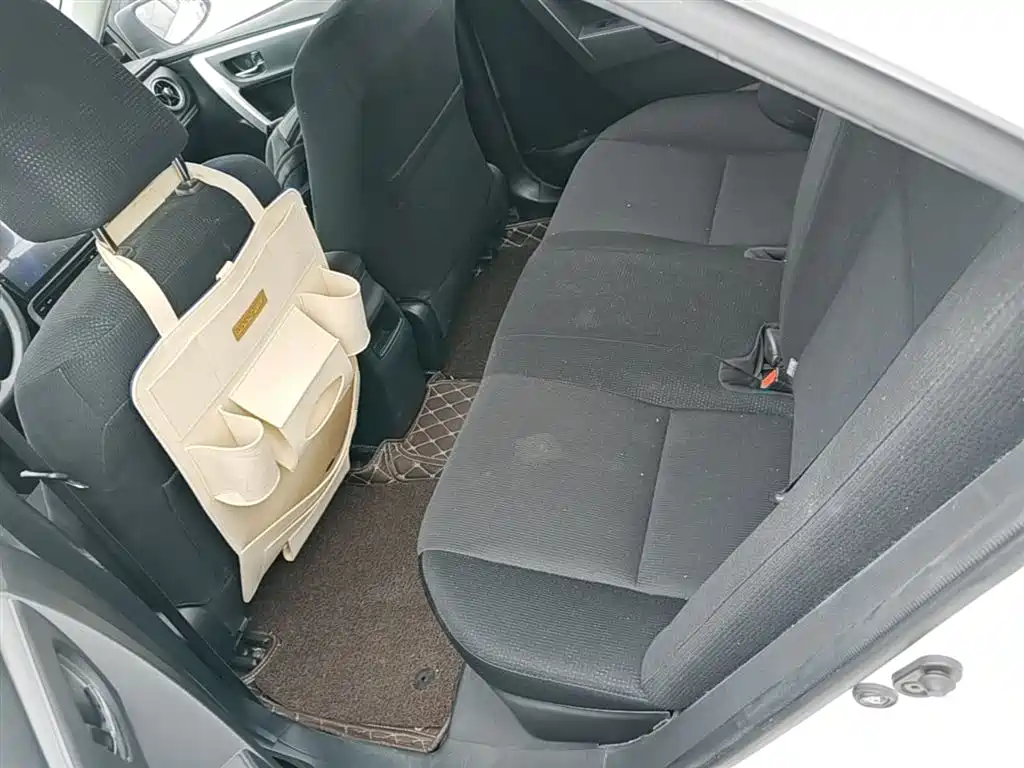 Toyota Corolla Hybrid — фото 16