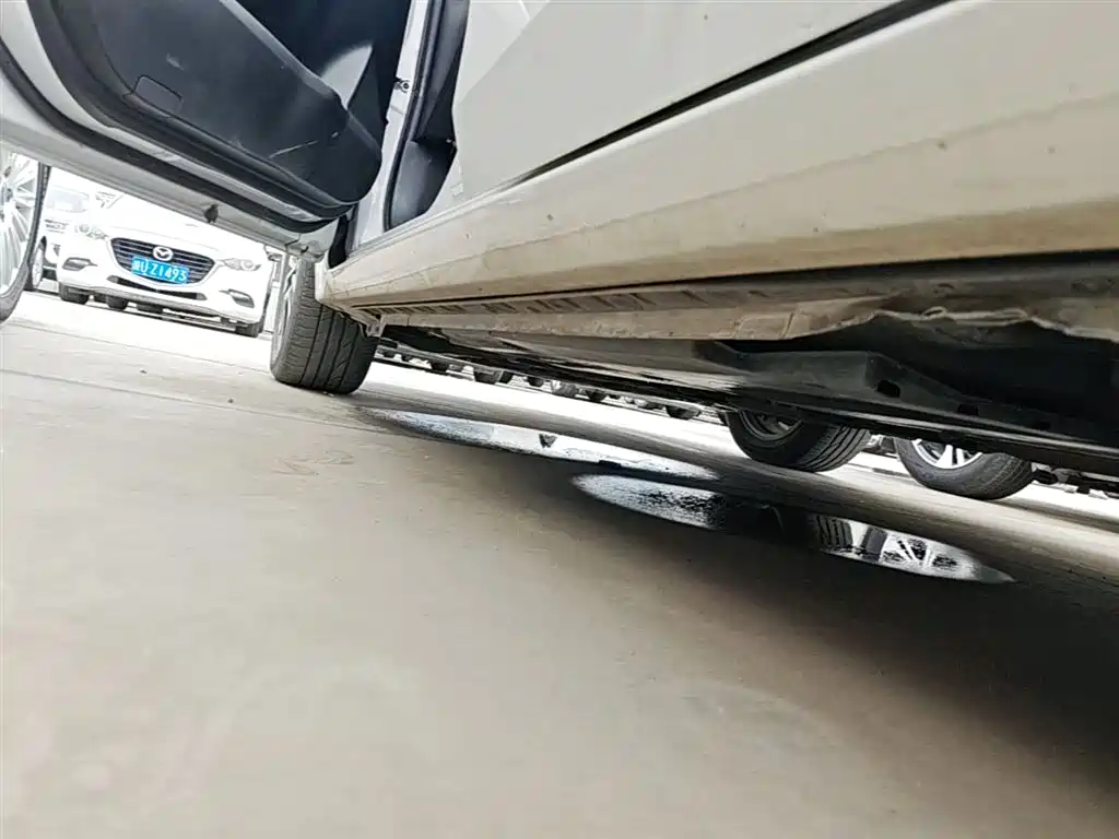 Toyota Corolla Hybrid — фото 21
