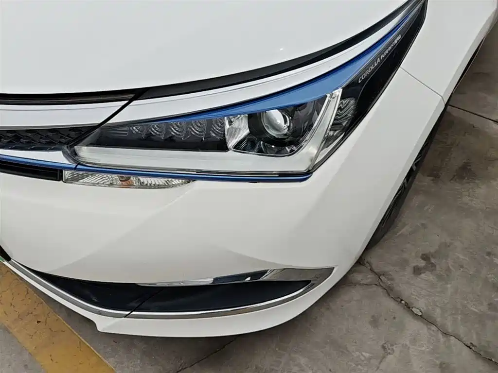 Toyota Corolla Hybrid — фото 23
