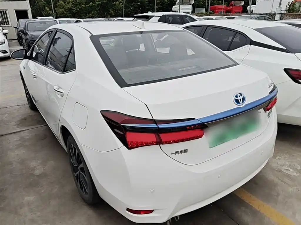 Toyota Corolla Hybrid — фото 5