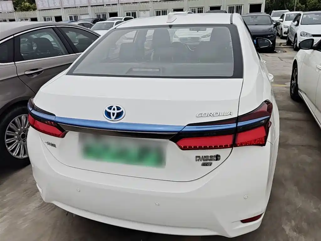 Toyota Corolla Hybrid — фото 6