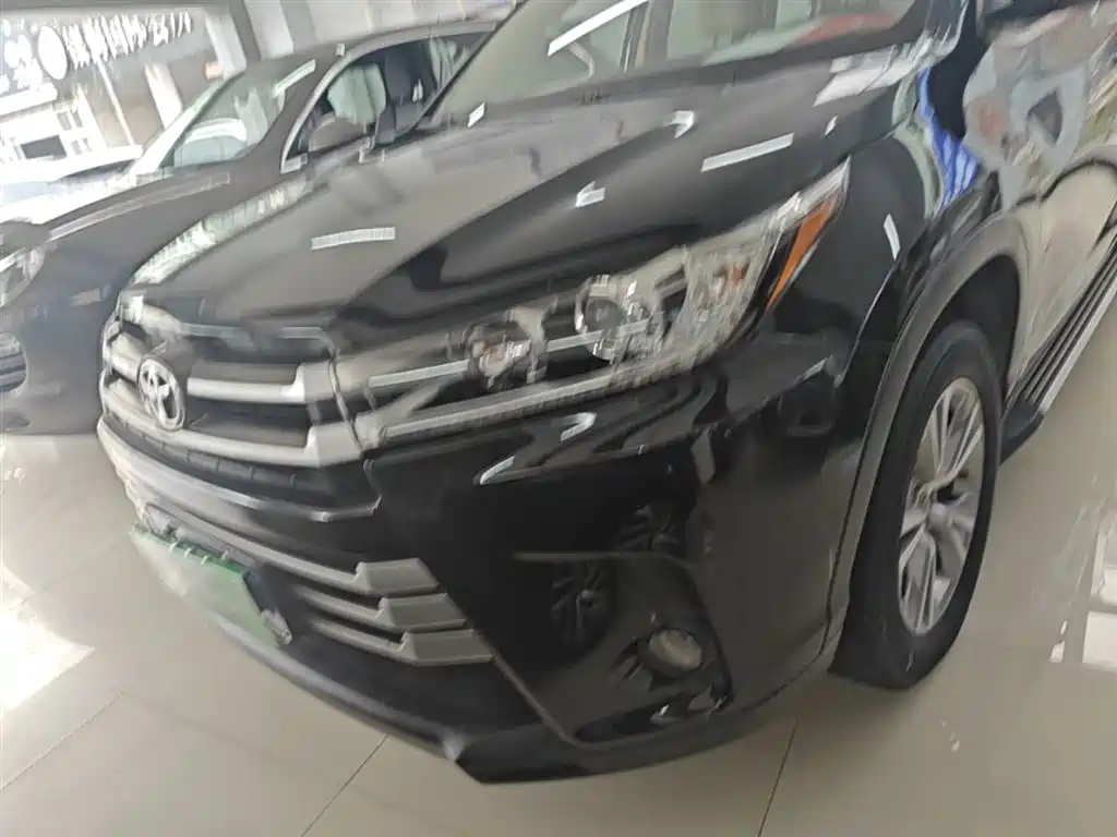 Toyota Highlander — фото 24
