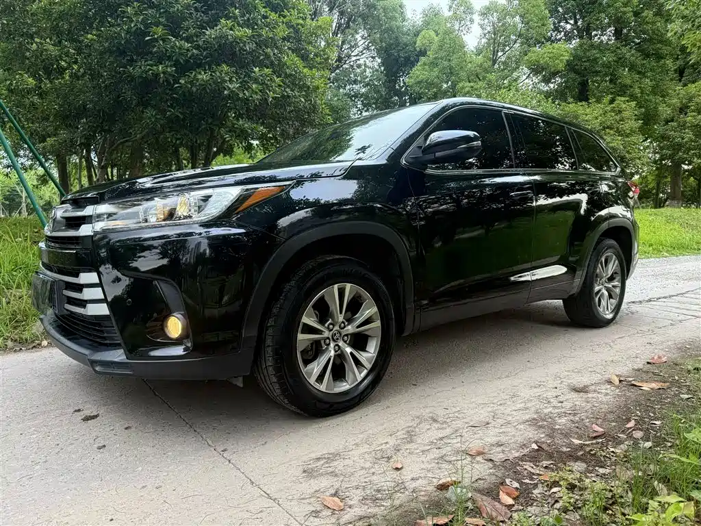 Toyota Highlander — фото 2