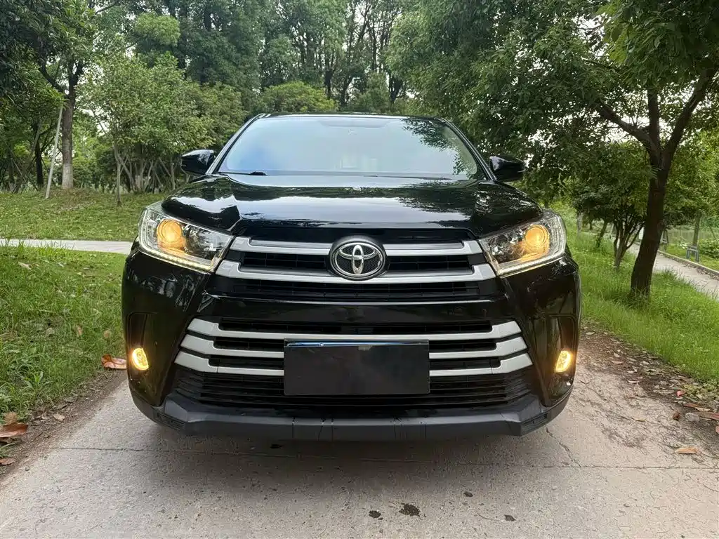 Toyota Highlander — фото 3