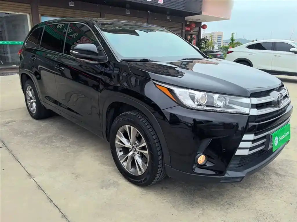 Toyota Highlander — фото 4