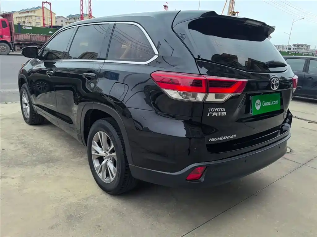 Toyota Highlander — фото 5