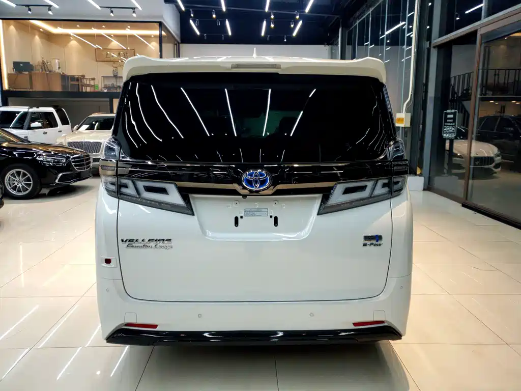 Toyota Vellfire — фото 5