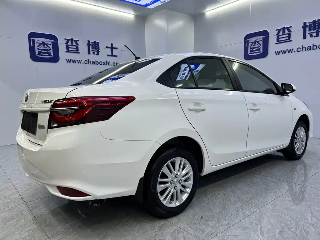 Toyota Vios — фото 14