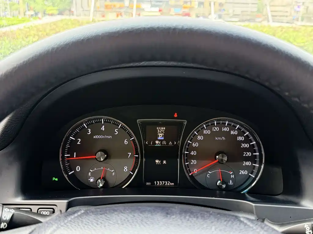 Toyota Crown — фото 11