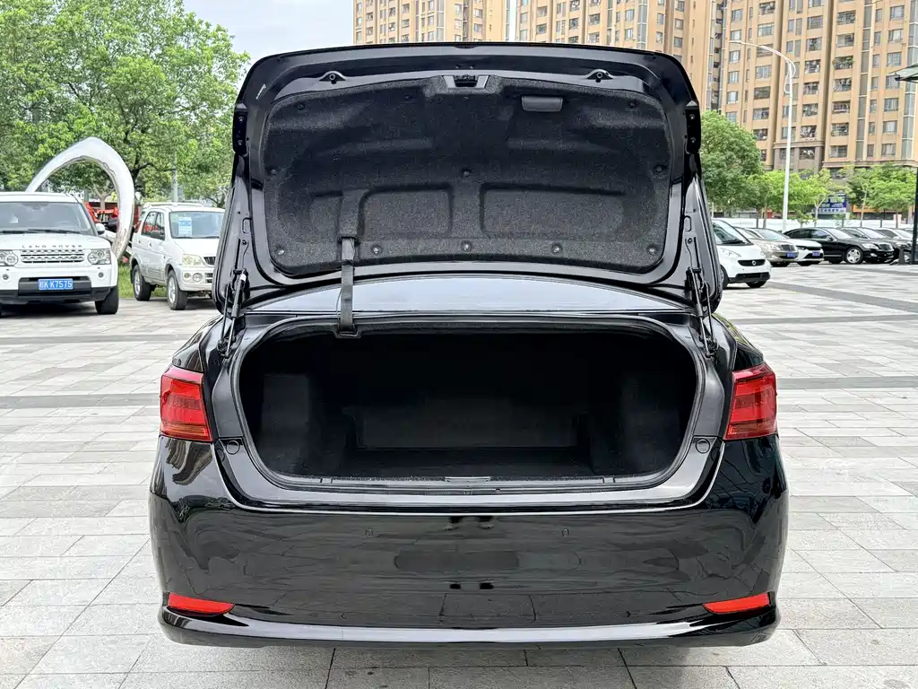 Toyota Crown — фото 19