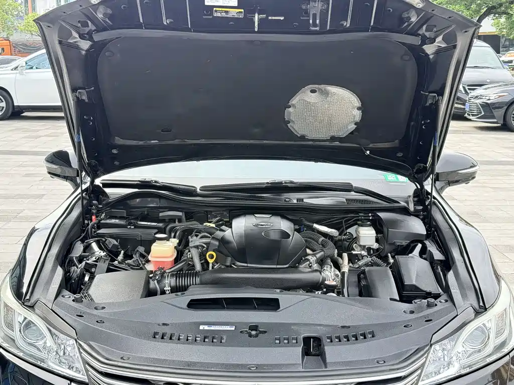Toyota Crown — фото 20