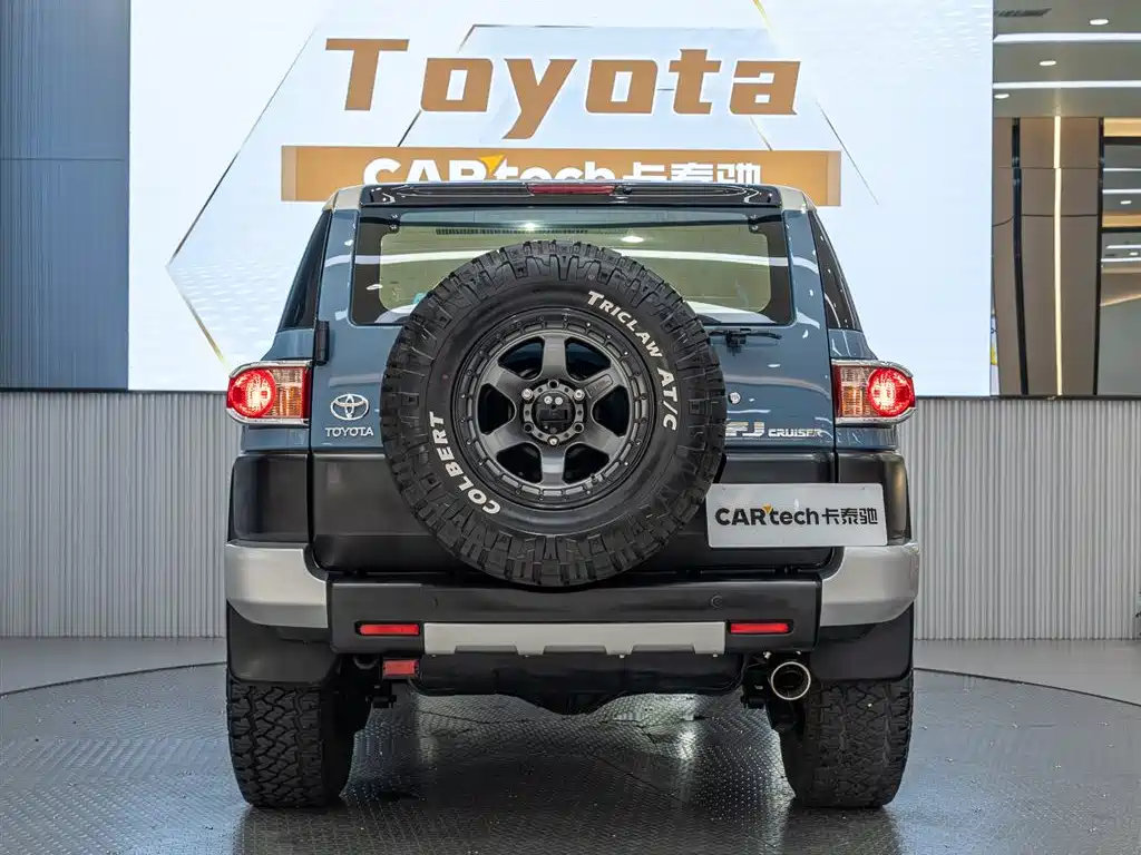 Toyota FJ Cruiser — фото 17