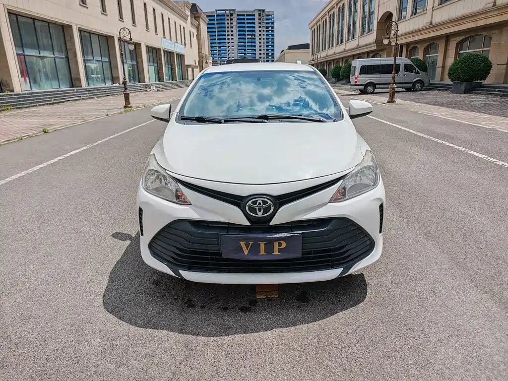 Toyota Vios — фото 2
