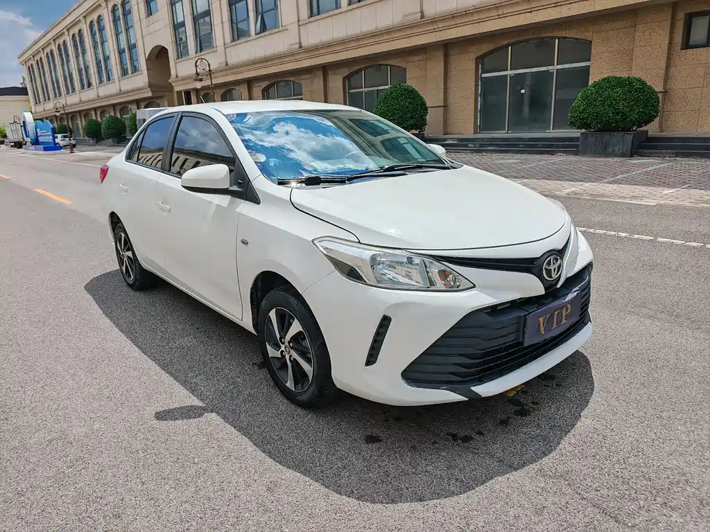 Toyota Vios — фото 3