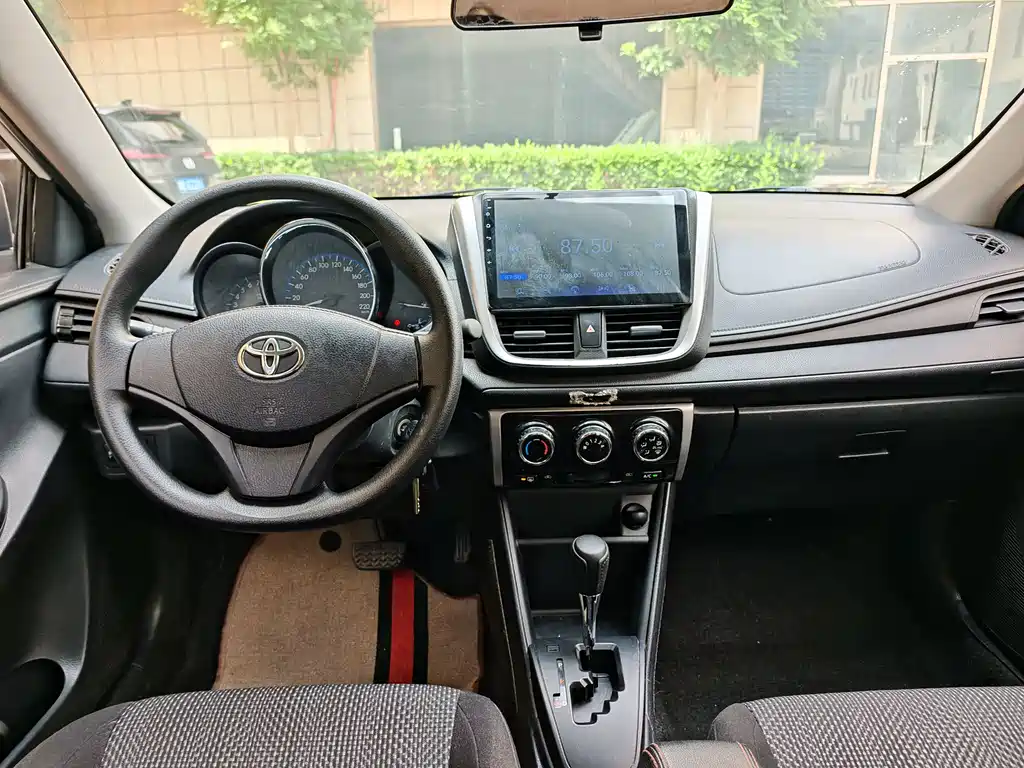 Toyota Vios — фото 10