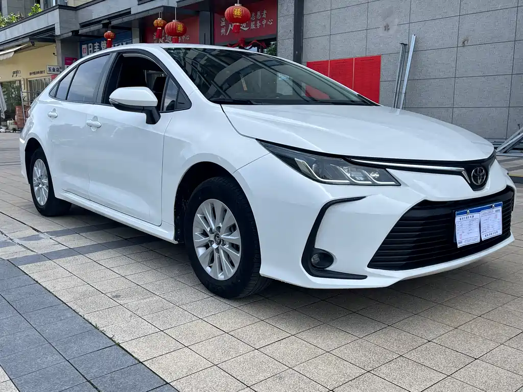 Toyota Corolla — фото 3