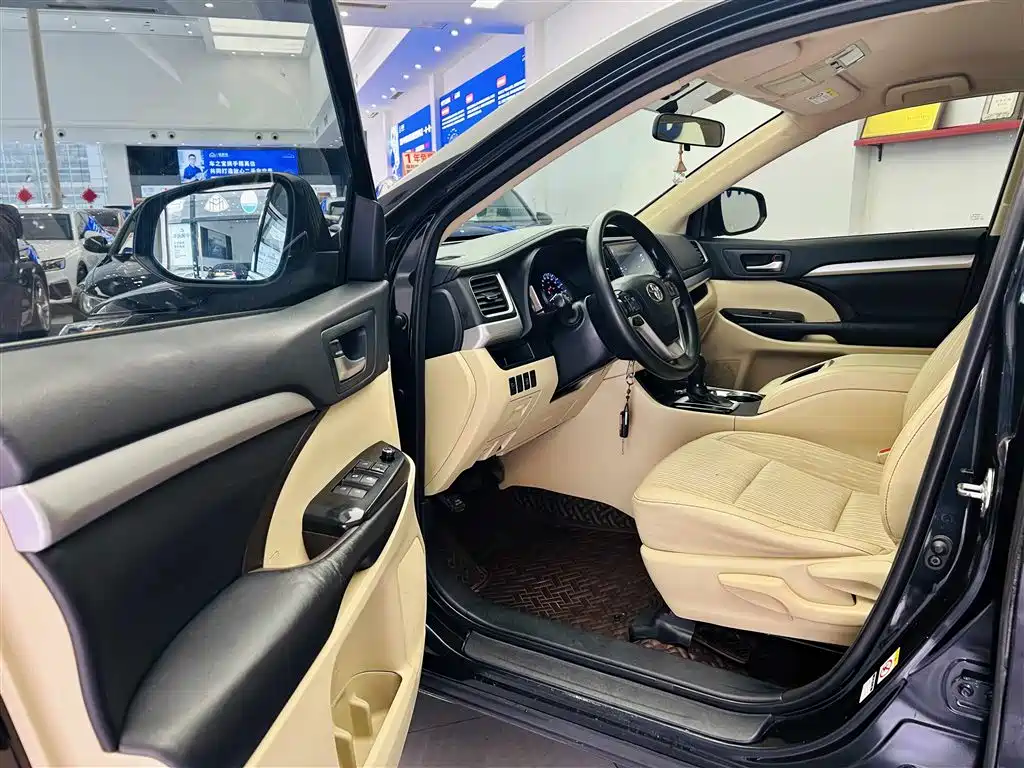 Toyota Highlander — фото 20