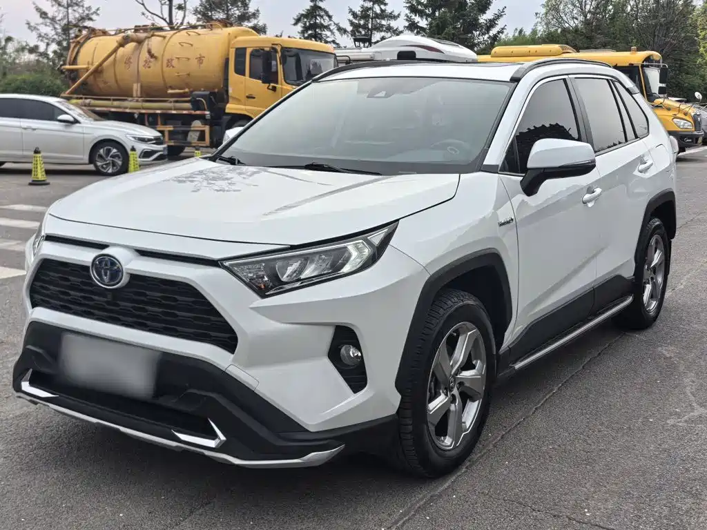 Toyota RAV4 — фото 2