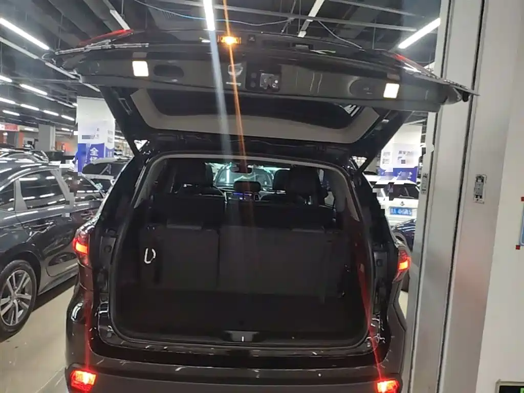 Toyota Highlander — фото 19