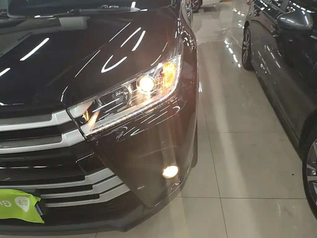 Toyota Highlander — фото 24