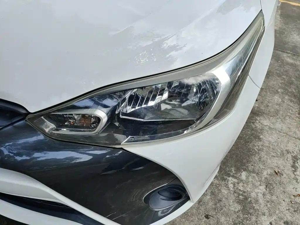Toyota Yaris L — фото 24