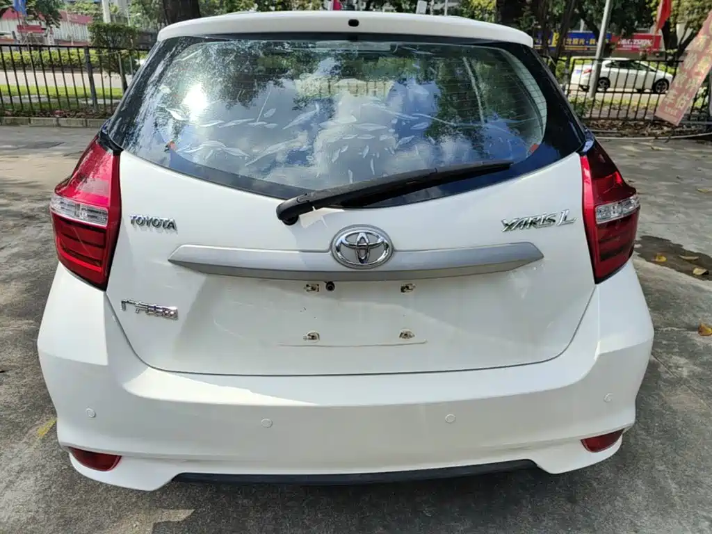 Toyota Yaris L — фото 6
