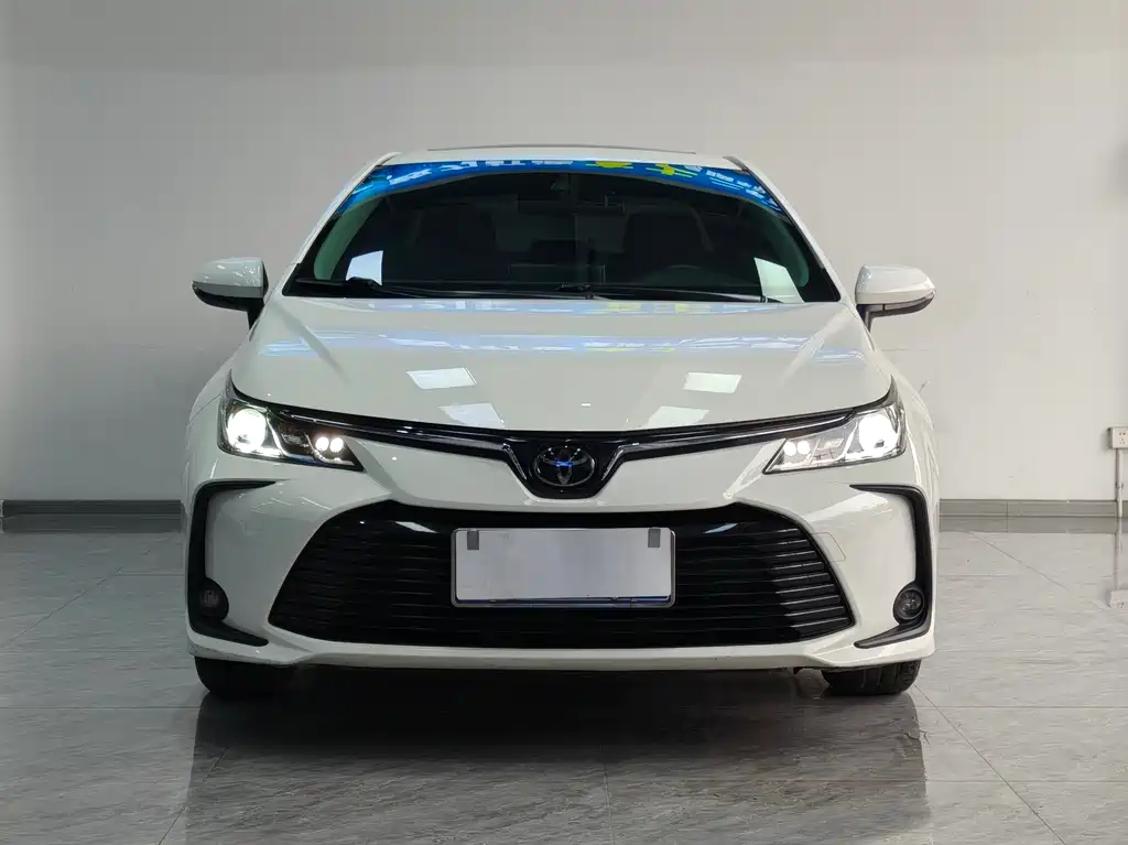 Toyota Corolla — фото 2