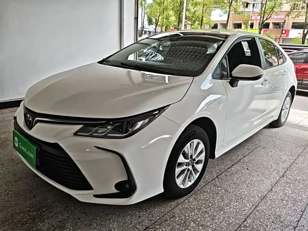 Toyota Corolla — фото 2
