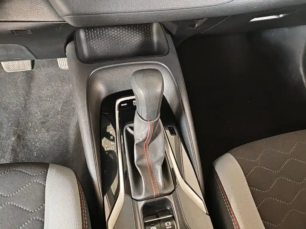 Toyota Corolla — фото 14