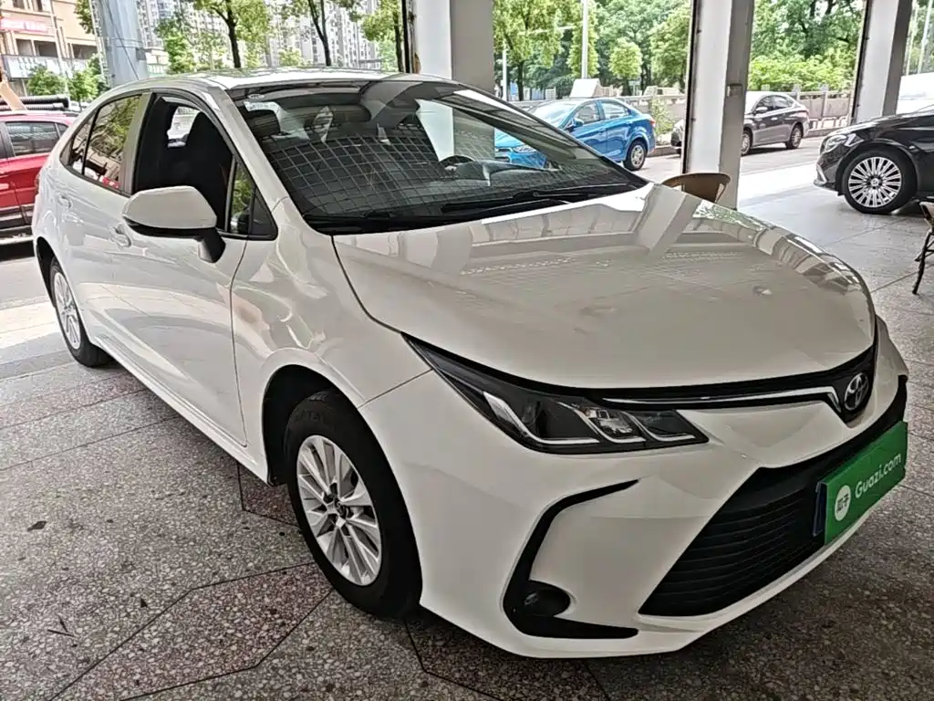 Toyota Corolla — фото 4