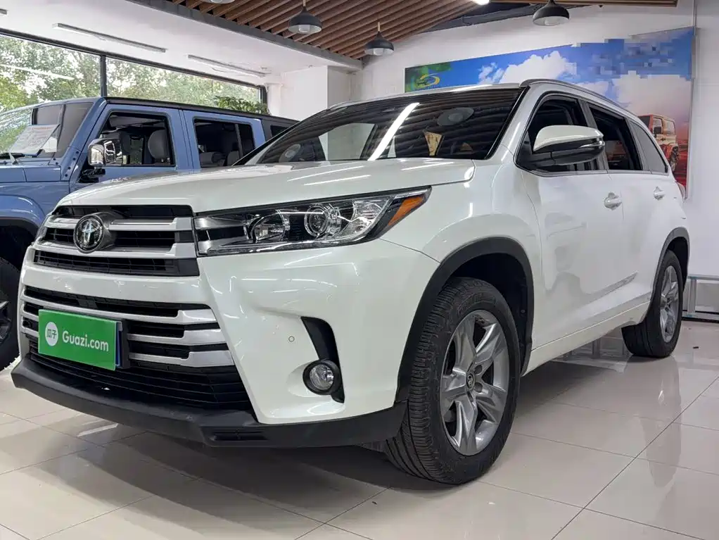 Toyota Highlander — фото 4