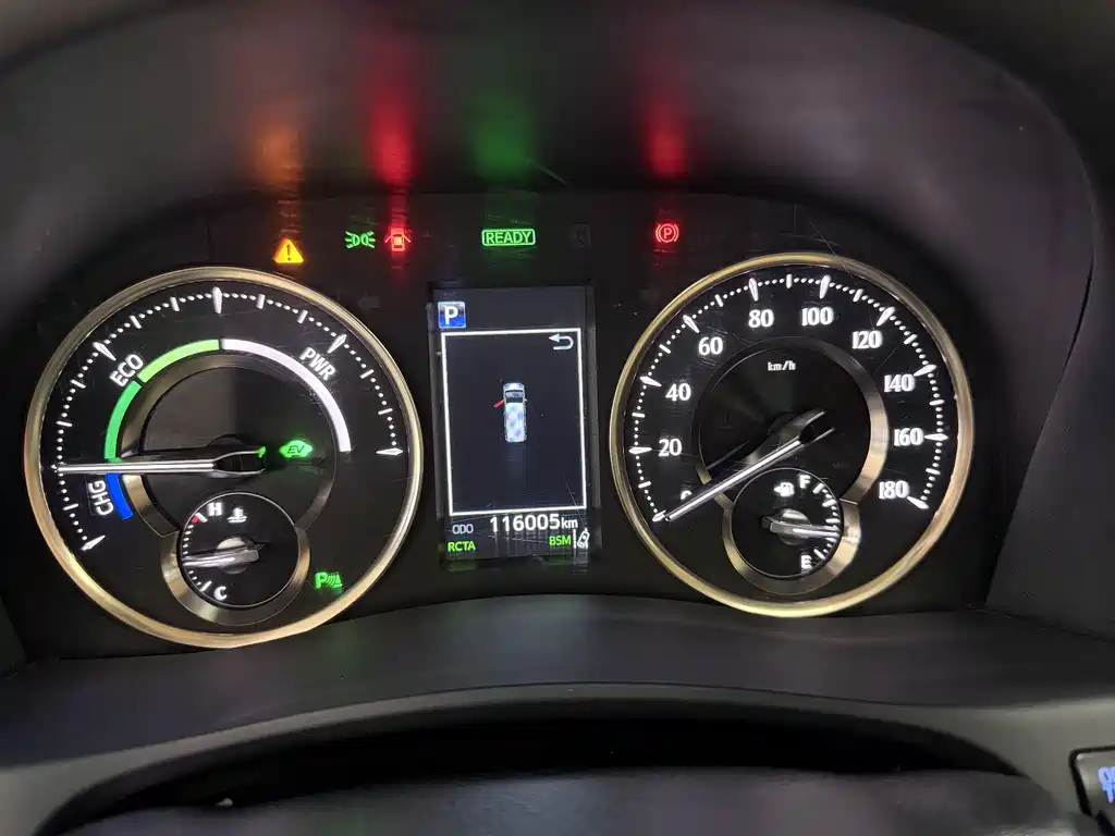 Toyota Alphard — фото 4