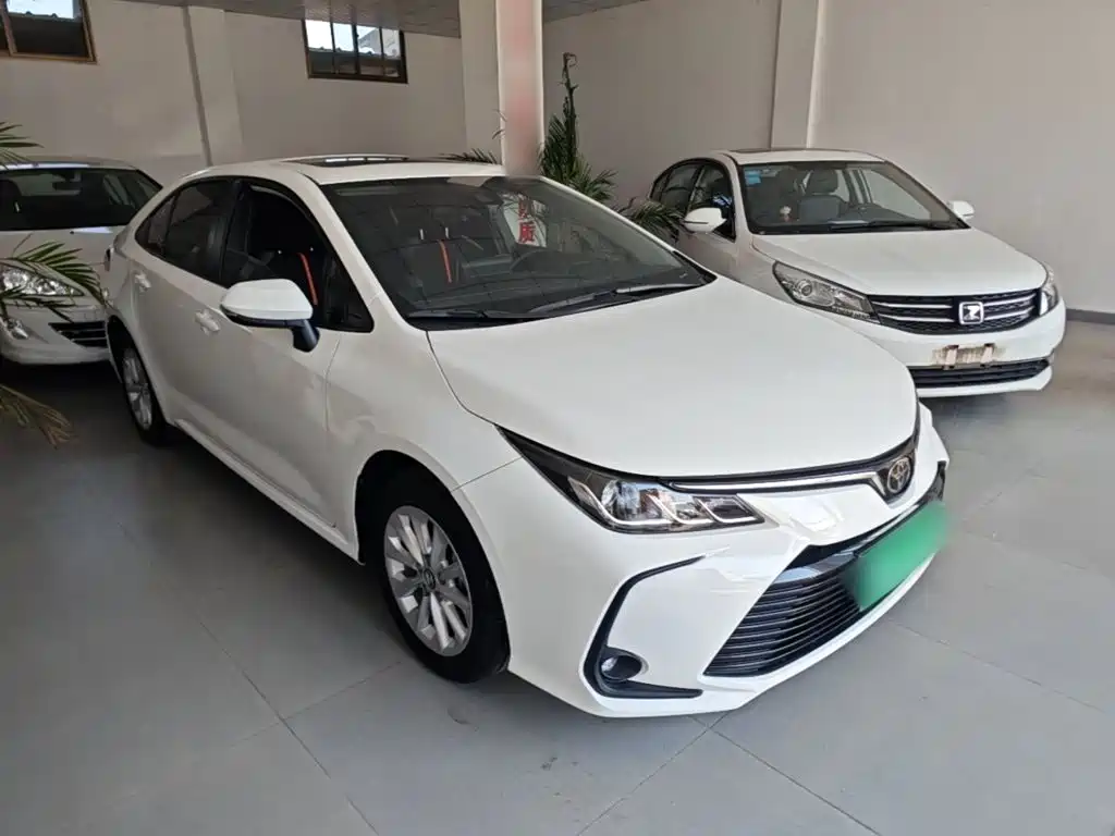 Toyota Corolla — фото 4