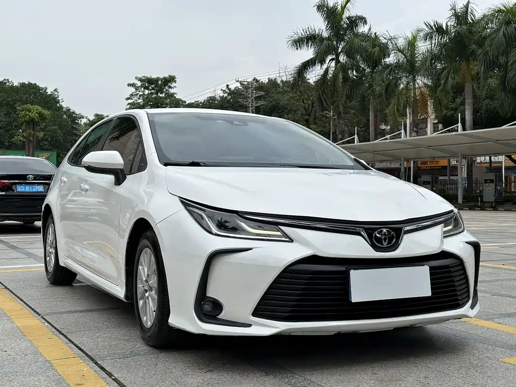 Toyota Corolla — фото 3