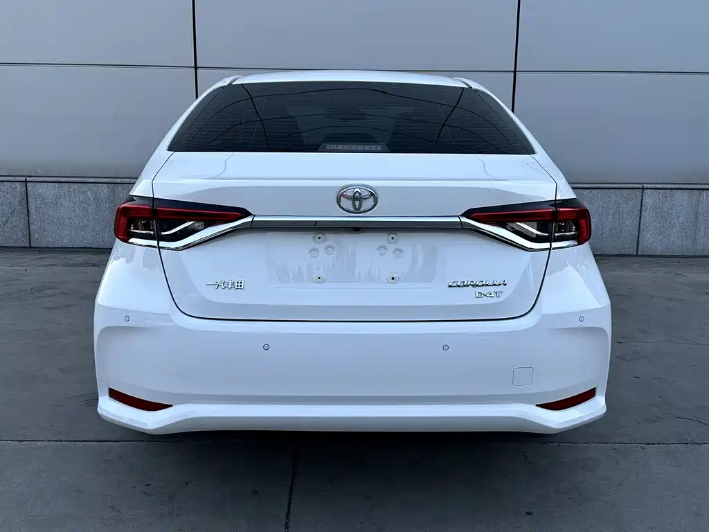 Toyota Corolla — фото 4