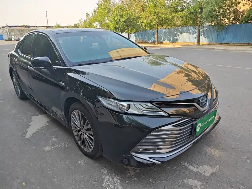 Toyota Camry — фото 4