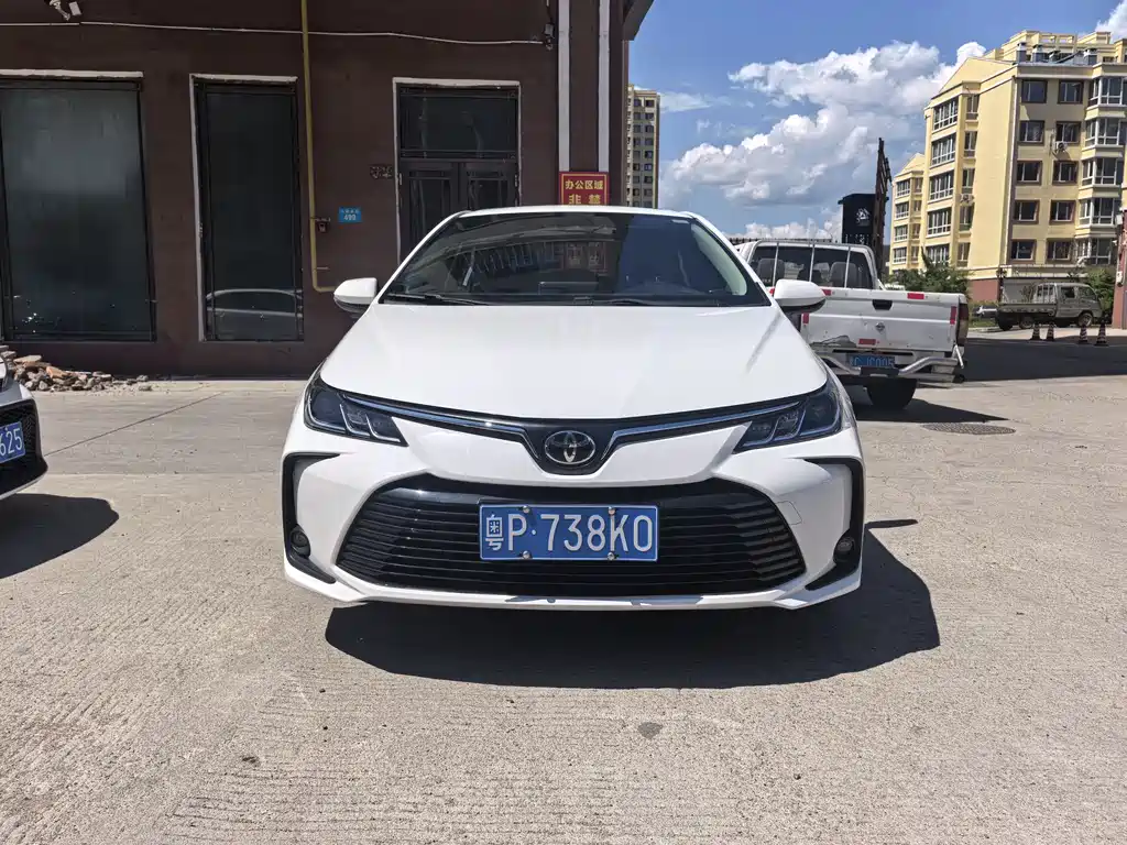 Toyota Corolla — фото 2