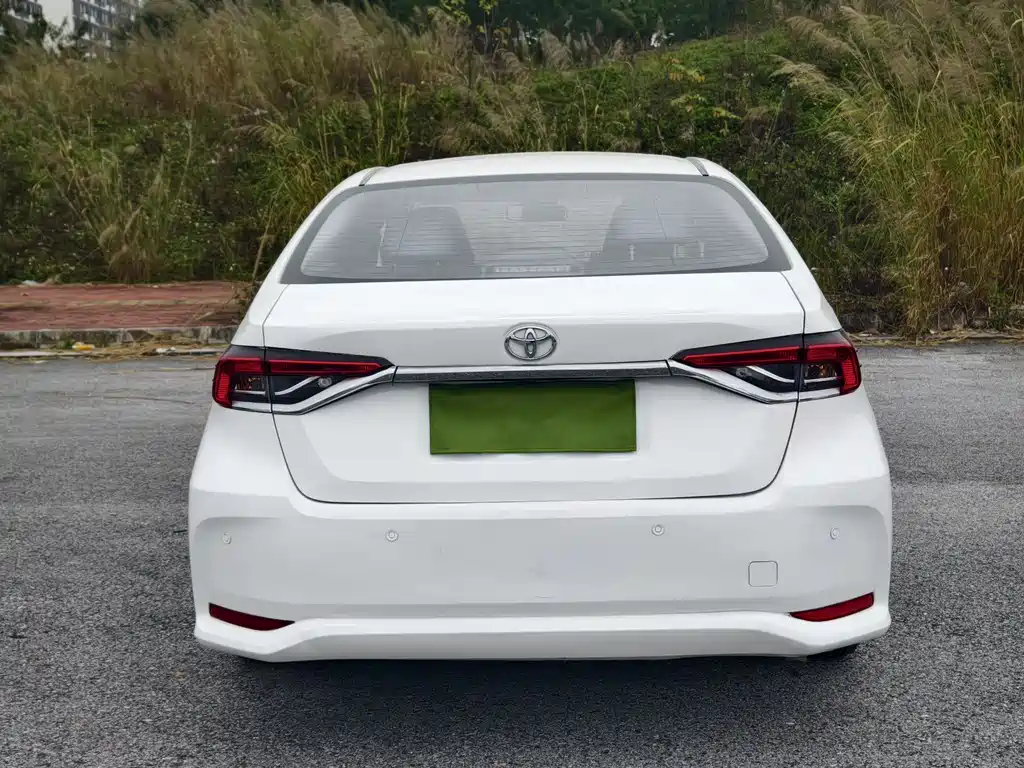 Toyota Corolla — фото 6