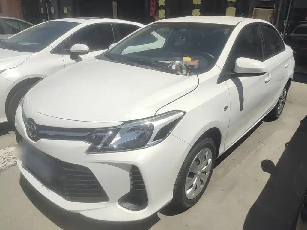 Toyota Vios — фото 2