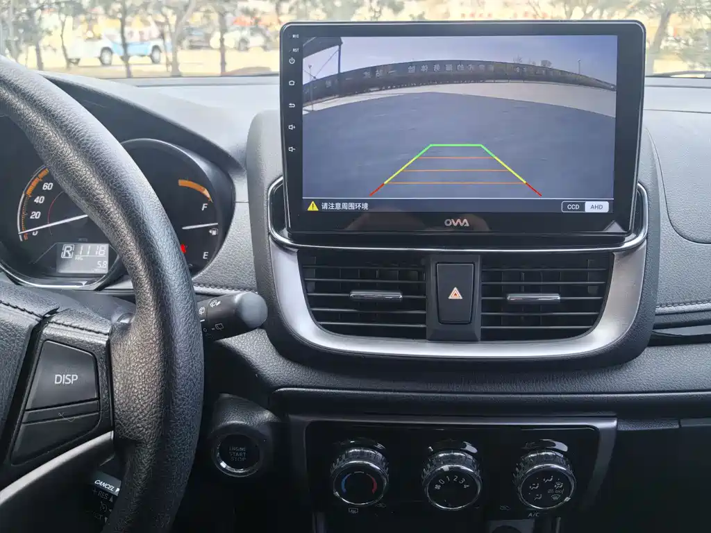 Toyota Yaris L — фото 9