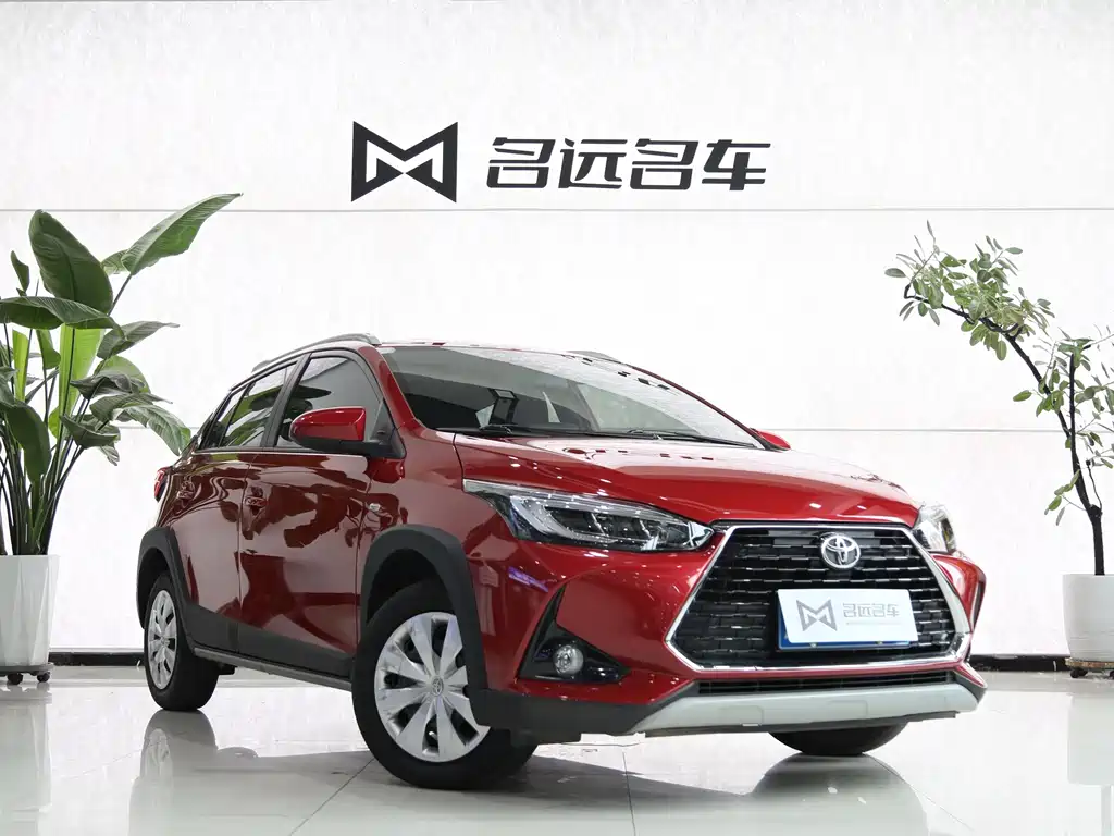 Toyota Yaris L — фото 3